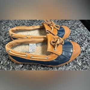 UGG Haylie rain Blue and Tan Shoes size 6.5